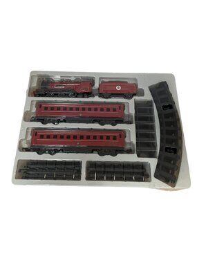 Harry Potter Hogwarts Express Lionel Train Set 28-Pc Wizarding World New No Box
